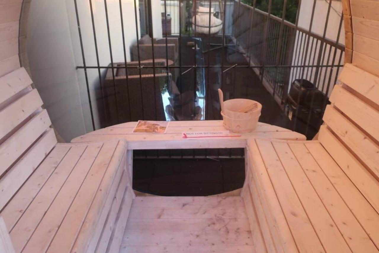 Nyc Skyline Views, Sauna & Rooftop - Romantic Escape At "Brooklyn Bay Lofts" New York Bagian luar foto